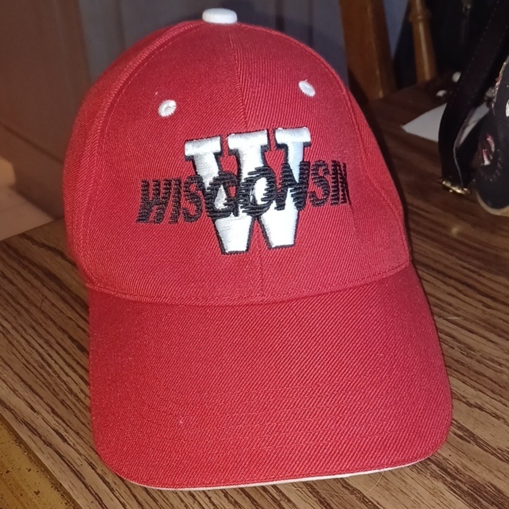 City Hunter embroidered Wisconsin red/black hook & loop adjustable baseball hat